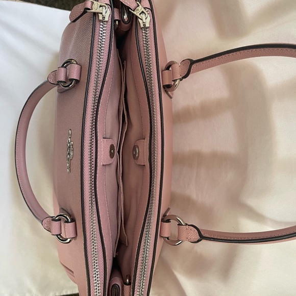 Coach Pink Pebbled Leather Purse. (unsure of model, but is authentic.) - Picture 4 of 12